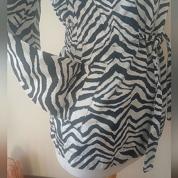 DANA BUCHMAN Zebra Print Women's LIGHTWEIGHT SILK FEEL Jacket - Picture 5 of 10